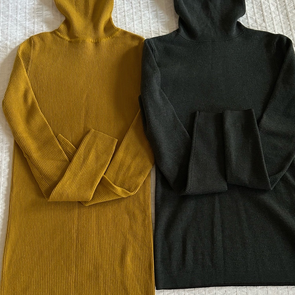 Theory Turtlenecks. Size small